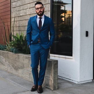 Rotbraune Doppelmonks kombinieren – 1064+ Herren Outfits: Kombinieren Sie einen dunkelblauen Anzug mit einem weißen Businesshemd, um vor Klasse und Perfektion zu strotzen. Fühlen Sie sich mutig? Entscheiden Sie sich für rotbraunen Doppelmonks.