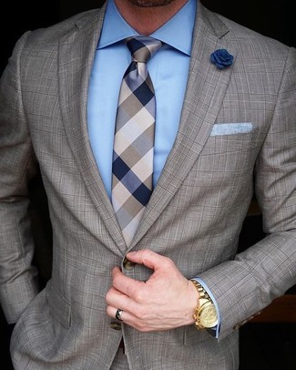 Dunkelblauen Anstecknadel kombinieren – 22 Herren Outfits: Kombinieren Sie einen braunen Anzug mit Karomuster mit einem dunkelblauen Anstecknadel für einen bequemen Alltags-Look.