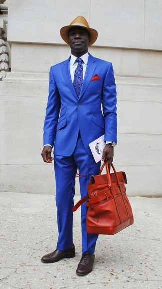 Krawatte mit Paisley-Muster kombinieren – 467 Herren Outfits: Erwägen Sie das Tragen von einem blauen Anzug und einer Krawatte mit Paisley-Muster für einen stilvollen, eleganten Look. Suchen Sie nach leichtem Schuhwerk? Komplettieren Sie Ihr Outfit mit dunkelbraunen Leder Oxford Schuhen für den Tag.