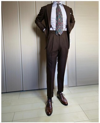 Hosenträger kombinieren – 416 Herren Outfits: Entscheiden Sie sich für einen dunkelbraunen Anzug und einen Hosenträger für ein großartiges Wochenend-Outfit. Fühlen Sie sich mutig? Vervollständigen Sie Ihr Outfit mit dunkelbraunen Leder Oxford Schuhen.