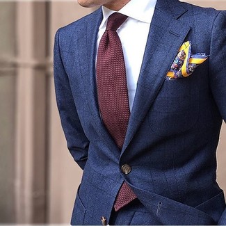 Dunkelblauen Anzug mit Karomuster kombinieren – 178 Herren Outfits warm Wetter: Kombinieren Sie einen dunkelblauen Anzug mit Karomuster mit einem weißen Businesshemd für einen stilvollen, eleganten Look.