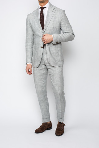 Braune Doppelmonks aus Wildleder kombinieren – 240 Herren Outfits: Vereinigen Sie einen grauen Anzug mit Schottenmuster mit einem weißen Businesshemd für einen stilvollen, eleganten Look. Vervollständigen Sie Ihr Look mit braunen Doppelmonks aus Wildleder.