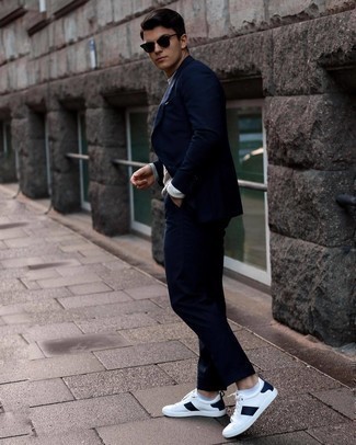 weiße und dunkelblaue Leder niedrige Sneakers von Tommy Jeans
