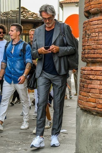 grauer Anzug von Giorgio Armani