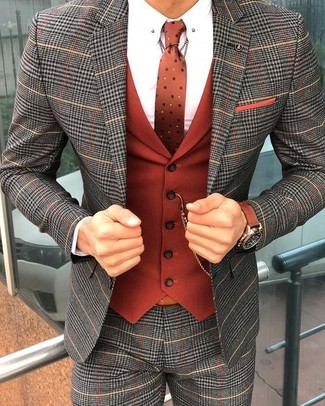 Gelbe gepunktete Krawatte kombinieren – 8 Herbst Herren Outfits: Tragen Sie einen grauen Anzug mit Schottenmuster und eine gelbe gepunktete Krawatte, um vor Klasse und Perfektion zu strotzen. Ein tolles Übergangs-Outfit.