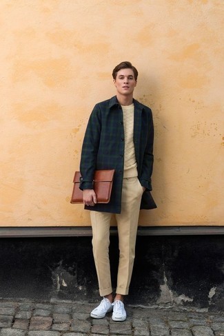 20 Jährige: Hellbeige Strickpullover kombinieren – 32 Herren Outfits