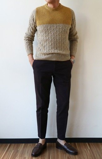 40 Jährige: Hellbeige Strickpullover kombinieren – 9 Herren Outfits