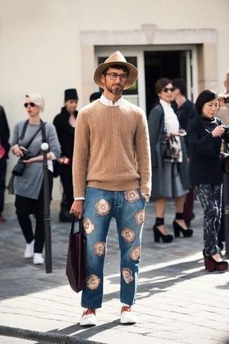 40 Jährige: Hellbeige Strickpullover kombinieren – 9 Herren Outfits
