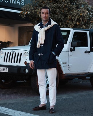 40 Jährige: Hellbeige Strickpullover kombinieren – 9 Herren Outfits