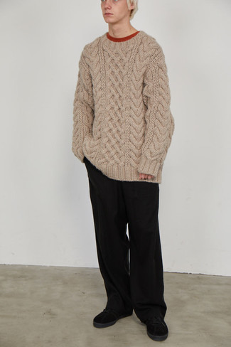 20 Jährige: Hellbeige Strickpullover kombinieren – 32 Herren Outfits