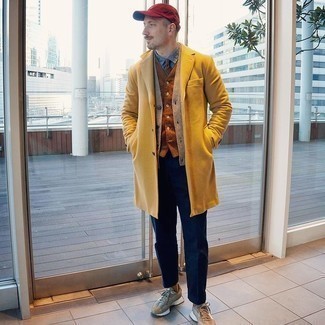Welche Westen mit hellbeige Strickjacke zu tragen – 10 Herren Outfits