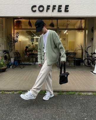 Teenager: Hellbeige Chinohose kombinieren – 143 Herren Outfits warm Wetter