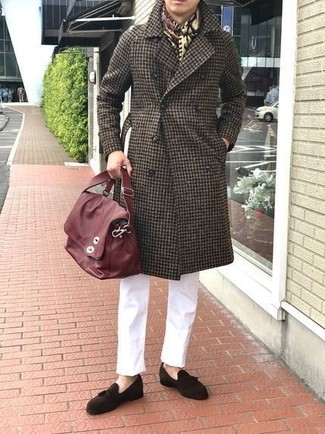 Hellbeige Baumwollschal kombinieren – 4 Herren Outfits