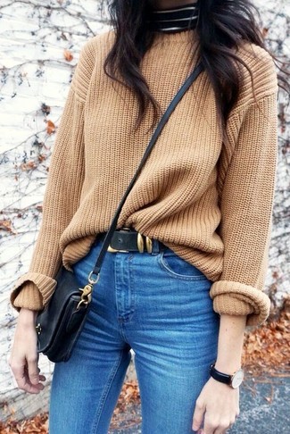 Hellbeige Pullover mit einem Rundhalsausschnitt kombinieren – 105 Herbst Damen Outfits