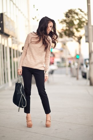 Hellbeige Pullover mit einem Rundhalsausschnitt kombinieren – 105 Herbst Damen Outfits