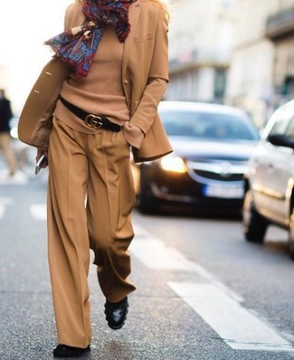 Hellbeige Pullover mit einem Rundhalsausschnitt kombinieren – 182 Damen Outfits