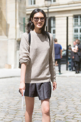 Hellbeige Pullover mit einem Rundhalsausschnitt kombinieren – 182 Damen Outfits