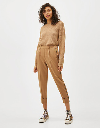 Hellbeige Pullover mit einem Rundhalsausschnitt kombinieren – 182 Damen Outfits