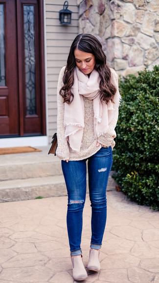 Hellbeige Pullover mit einem Rundhalsausschnitt kombinieren – 105 Herbst Damen Outfits