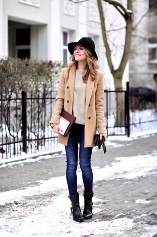 Hellbeige Pullover mit einem Rundhalsausschnitt kombinieren – 182 Damen Outfits
