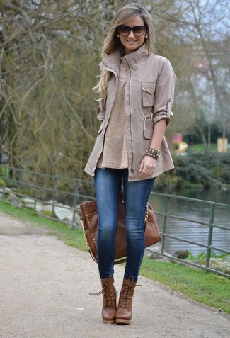 Hellbeige Pullover mit einem Rundhalsausschnitt kombinieren – 182 Damen Outfits