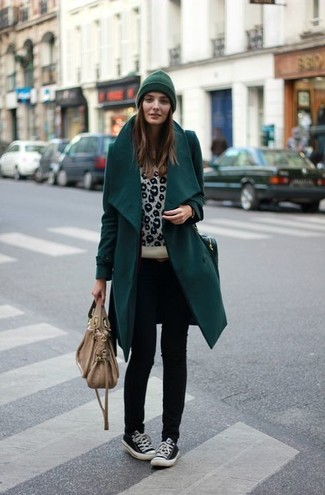 Hellbeige Pullover mit einem Rundhalsausschnitt kombinieren – 105 Herbst Damen Outfits