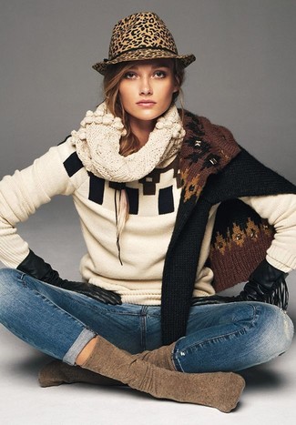 Hellbeige Pullover mit einem Rundhalsausschnitt kombinieren – 105 Herbst Damen Outfits