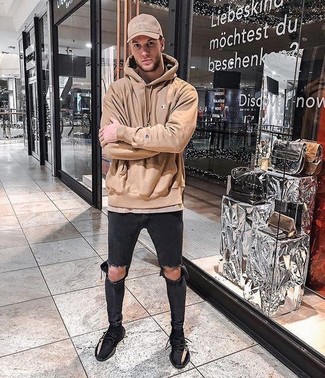 Hellbeige T-Shirt mit einem Rundhalsausschnitt kombinieren – 733+ Herren Outfits