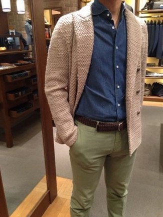 Hellbeige zweireihige Strickjacke kombinieren – 6 Herren Outfits