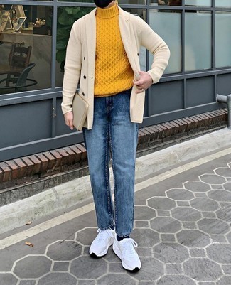 Hellbeige zweireihige Strickjacke kombinieren – 6 Herren Outfits