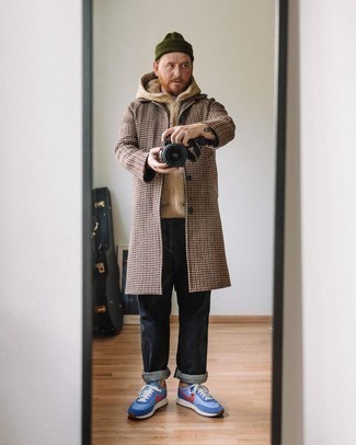 Hellbeige Fleece-Pullover mit einem Kapuze kombinieren – 27 Herren Outfits