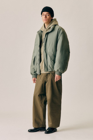Welche Daunenjacken mit hellbeige Pullovers mit einem Kapuze zu tragen – 15 Herren Outfits