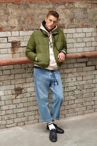 Welche Daunenjacken mit hellbeige Pullovers mit einem Kapuze zu tragen – 15 Herren Outfits