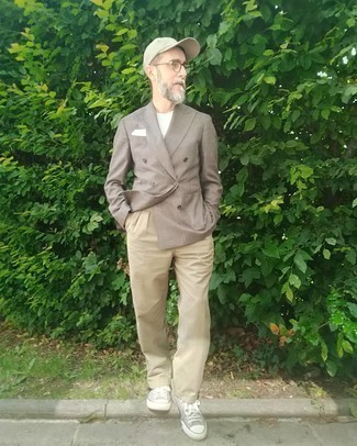 Hellbeige Baseballkappe mit Hahnentritt-Muster kombinieren – 4 Smart-Casual Sommer Herren Outfits
