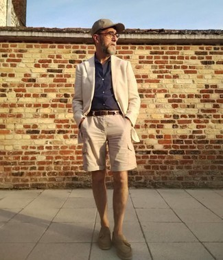 Hellbeige Baseballkappe mit Hahnentritt-Muster kombinieren – 4 Smart-Casual Sommer Herren Outfits