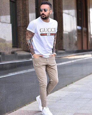 Hellbeige Jeans kombinieren – 8 Lässige Herren Outfits heiß Wetter