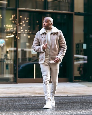 Hellbeige Jeans kombinieren – 65 Herren Outfits kalt Wetter