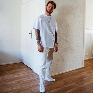 Hellbeige Jeans kombinieren – 43 Herren Outfits heiß Wetter