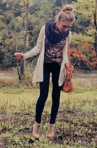 Hellbeige Leder Stiefeletten kombinieren – 82 Damen Outfits