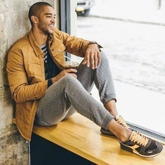 Hellbeige gesteppte Jacke kombinieren – 37 Casual Herren Outfits warm Wetter