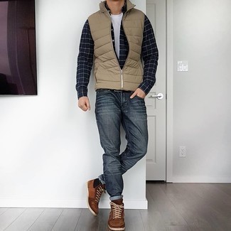 Hellbeige gesteppte Jacke kombinieren – 37 Casual Herren Outfits warm Wetter