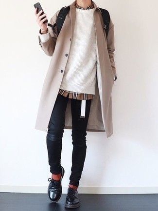 20 Jährige: Hellbeige Regenjacke kombinieren – 68 Herren Outfits