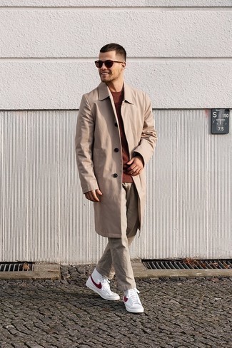 20 Jährige: Hellbeige Regenjacke kombinieren – 68 Herren Outfits