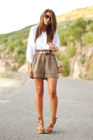 Hellbeige Shorts kombinieren – 73 Damen Outfits