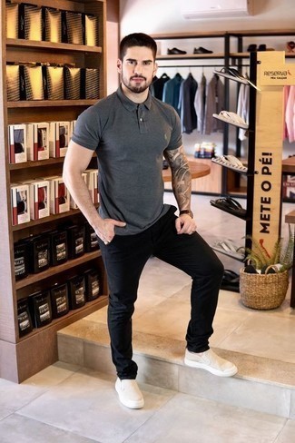 Welche Chinohosen mit hellbeige Slip-On Sneakers zu tragen – 67 Herren Outfits
