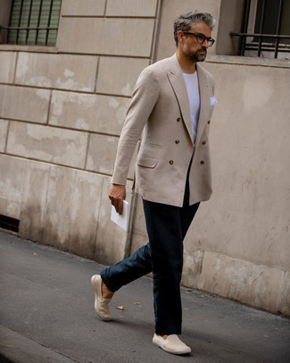 Welche Chinohosen mit hellbeige Slip-On Sneakers zu tragen – 67 Herren Outfits