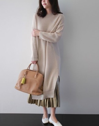 Hellbeige Sweatkleid kombinieren – 31 Damen Outfits