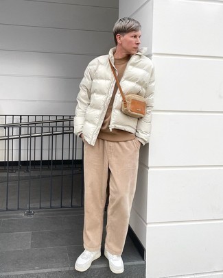 Hellbeige Sweatshirts kombinieren – 19 Herren Outfits kühl Wetter