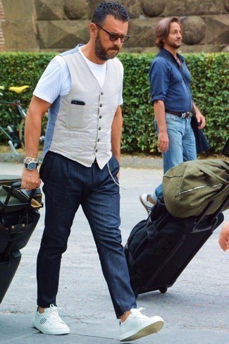 Hellbeige Weste kombinieren – 255 Herren Outfits