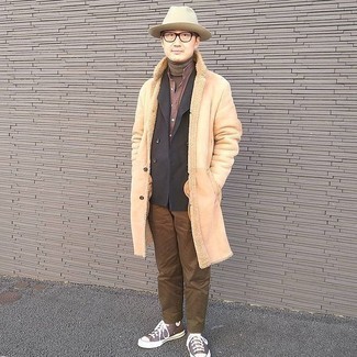 Hellbeige Wollhut kombinieren – 9 Winter Herren Outfits